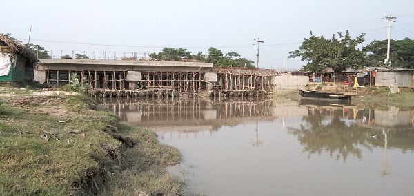 রামপালে সাড়ে ৯ কোটি টাকা ব্যয়ে ফয়লা ব্রীজসহ ৩ টি ব্রীজের ৭৭ ভাগ কাজ সম্পন্ন