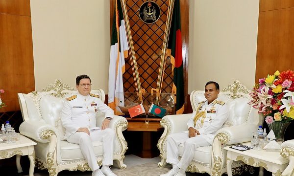 নৌবাহিনী প্রধানের সাথে তুরস্কের নৌবাহিনী প্রধানের সৌজন্য সাক্ষাত