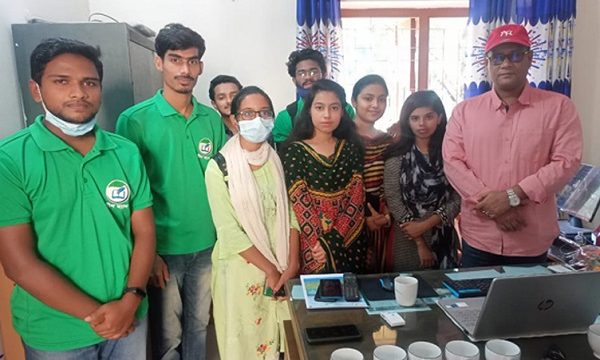 তালা থানার নবাগত ওসি’র সাথে গ্রীন ম্যান’র সদস্যদের সৌজন্য সাক্ষাৎ