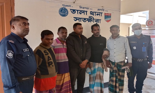 তালায় বিশেষ অভিযানে ধরা খেল ৫ আসামি