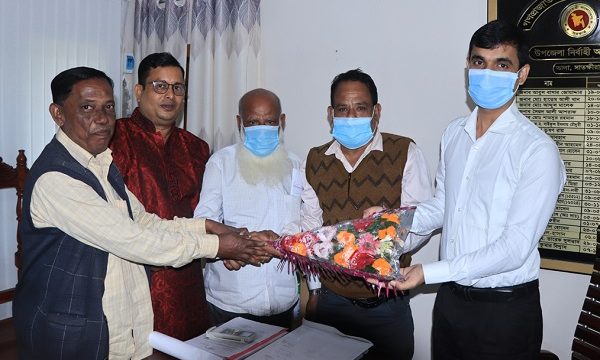 তালার ইউএনও’র সাথে উপজেলা নাগরিক কমিটির সৌজন্য সাক্ষাৎ