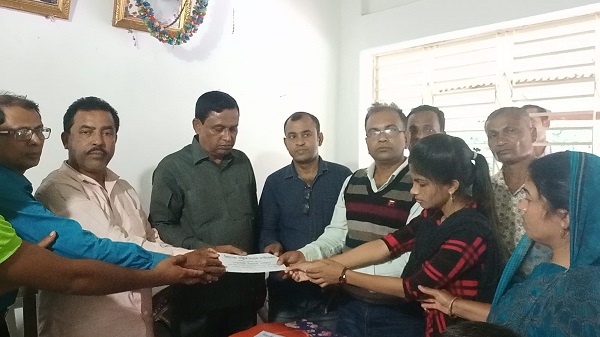 চিতলমারীতে দরিদ্র মেধাবী শিক্ষার্থীদের বৃত্তি প্রদান