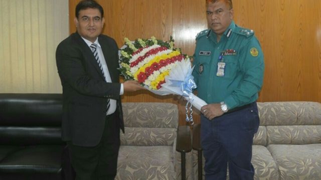 কেএমপি’র পুলিশ কমিশনারের সাথে বিভাগীয় কমিশনারের সৌজন্য সাক্ষাৎ