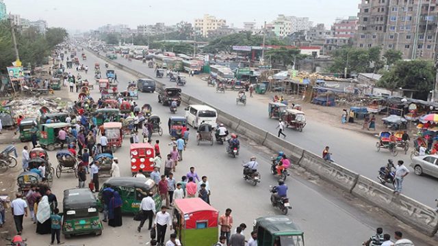 জ্বালানির দাম কমানোর দাবিতে দ্বিতীয় দিনের মতো চলছে ধর্মঘট