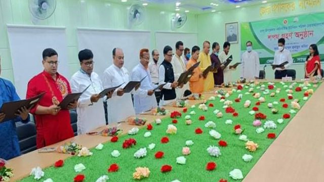 তালায় ১১ ইউপি চেয়ারম্যানের শপথ গ্রহণ