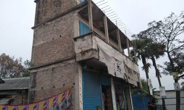 আশাশুনিতে রাতের আধারে দোকানে চুরি