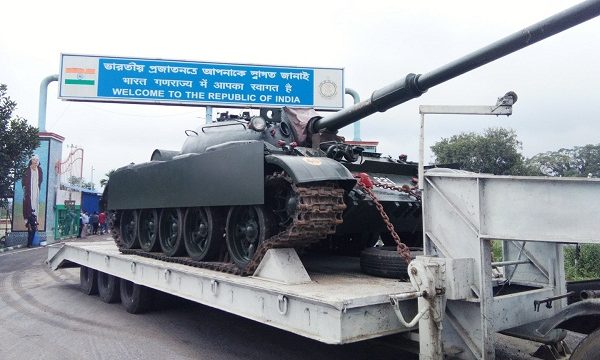বেনাপোল স্থলবন্দর দিয়ে মুক্তিযুদ্ধে ব্যবহৃত টি-৫৫ ট্যাংক হস্তান্তর করলো ভারত