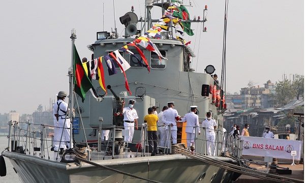 নৌবাহিনীর জাহাজ ও ঘাঁটিসমূহে মহান বিজয় দিবস উদ্যাপিত