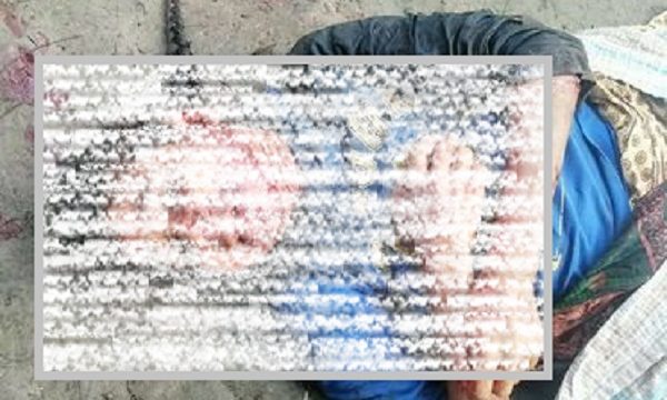 বটিয়াঘাটা হাটবাটি এলাকা থেকে এক মহিলার লাশ উদ্ধার করেছে পুলিশ