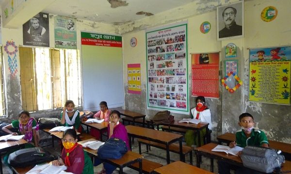 মোরেলগঞ্জে ঝুঁকিপূর্ণ ভবনে পাঠদান, দুর্ঘটনার আশংকা