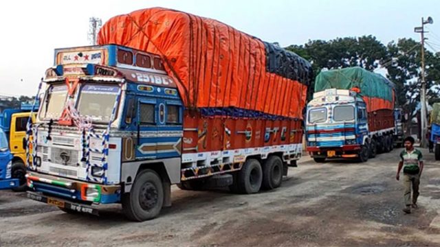 হিলি স্থলবন্দরে রপ্তানি শুরু