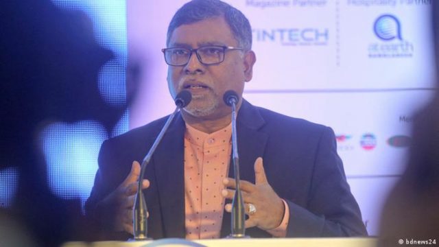 ওমিক্রনে শনাক্তদের ‘কন্টাক্ট ট্রেসিং’ করা হচ্ছে: স্বাস্থ্যমন্ত্রী