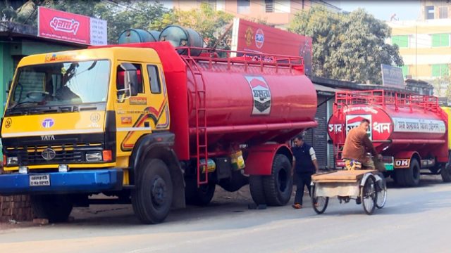৩ জানুয়ারি থেকে অনির্দিষ্টকাল ট্যাংকলরী বন্ধ ঘোষণা