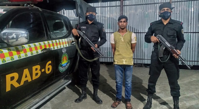 সাতক্ষীরা থেকে ধর্ষণ মামলার পলাতক আসামি গ্রেফতার