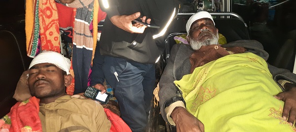 মোংলায় জমিজমা সংক্রান্ত বিরোধের জেরে বাবা ও ছেলেকে কুপিয়ে-পিটিয়ে জখম