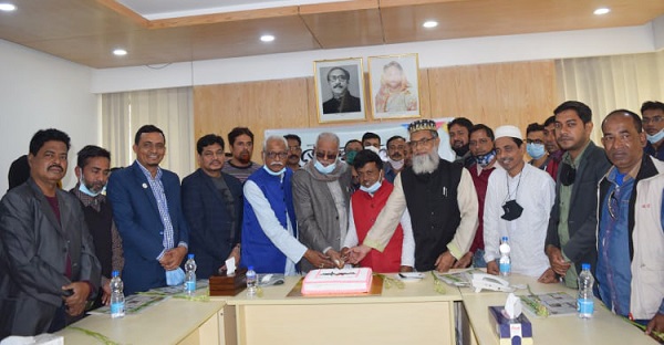 খুলনায় দৈনিক ভোরের দর্পণ’র ২১তম বর্ষপূর্তি উদ্যাপন