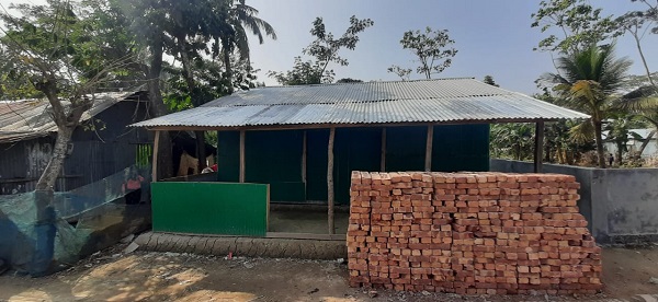 আদালতের নিষেধাজ্ঞা অমান্য করে মোংলায় স্থাপনা নির্মাণের অভিযোগ