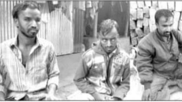 ডুমুরিয়ায় জীবন যুদ্ধে জন্মাঅন্ধ তিন সহোদর একটু সহানুভূতির আকুতি