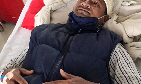 মোরেলগঞ্জে মারপিট করে ছিনতাই, প্রবাসী সহ আহত ২