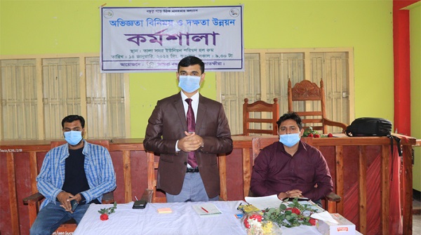 তালায় যুব সংগঠকদের নিয়ে অভিজ্ঞতা বিনিময় ও দক্ষতা উন্নয়ন কর্মশালা