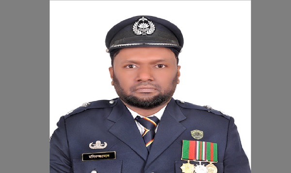 আইজি পদক পেলেন পুলিশ পরিদর্শক মনিরুজ্জামান