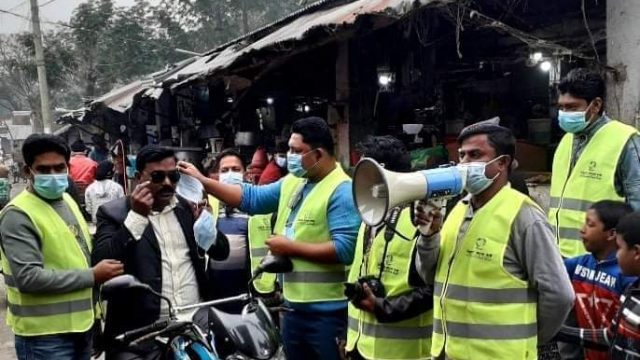 ডুমুরিয়ায় নিসচা’র উদ্যোগে জনসচেতনা বৃদ্ধি ও মাস্ক বিতরণ