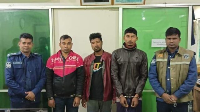শার্শায় বাইক ছিনতাই করে চালককে হত্যায় জড়িত ৩ আসামী আটক