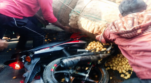 নতুন রাস্তা মোড়ে সড়ক দুর্ঘটনায় যুবকের মৃত্যু