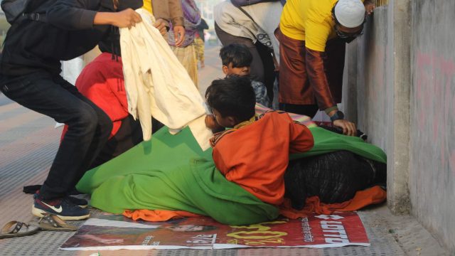 খুলনায় ভিবিডির শীতার্তদের মাঝে শীতবস্ত্র বিতরণ