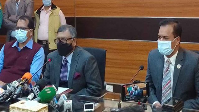 ৫০ বছর হলেই বুস্টার ডোজ : স্বাস্থ্যমন্ত্রী