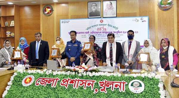 বিভাগীয় পর্যায়ে পাঁচজন শ্রেষ্ঠ জয়িতাকে সম্মাননা প্রদান