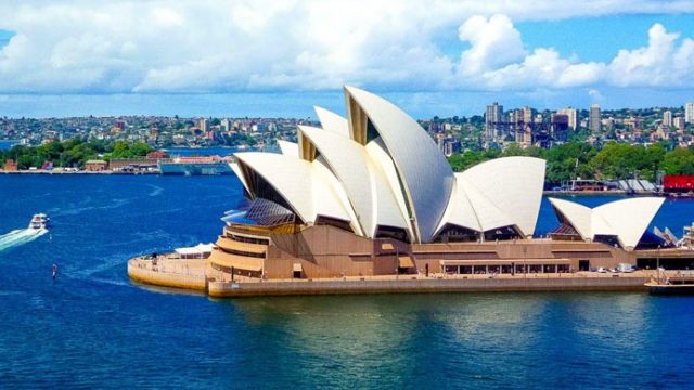 ২ বছর পর সীমান্ত খুলছে অস্ট্রেলিয়া