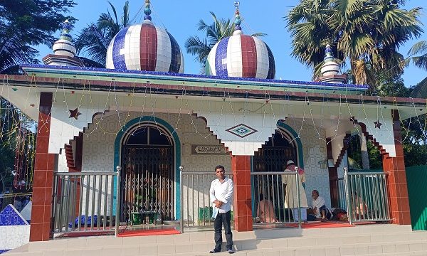 মোড়েলগঞ্জে ১০২ তম জোকা দরবার  শরীফে ৩দিন ব্যাপি ওরশ-মেলা শুরু