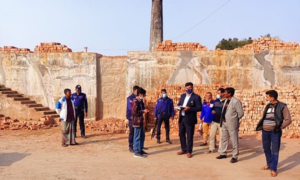 মোরেলগঞ্জে ২টি ইটভাটায় ভ্রাম্যমান আদালতের অভিযান ৭০ হাজার টাকা অর্থদন্ড