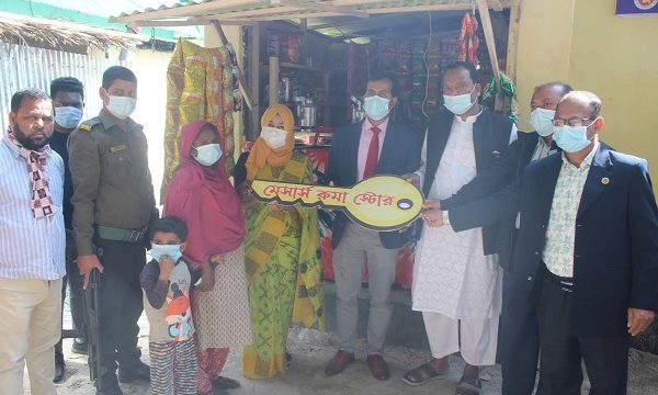 পিরোজপুরে ঘরের সাথে কর্মসংস্থানে পাল্টে গেল ভ্যানচালক রুমার জীবন