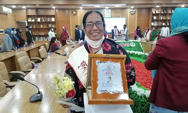 তালার শামসুন নাহার খুলনা বিভাগের শ্রেষ্ঠ জয়িতা