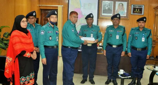 কেএমপি’র তিন পুলিশ কর্মকর্তা পেলেন আইজি’জ ব্যাজ