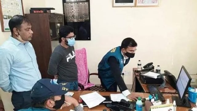 ঘুষ না দিলেই পাসপোর্টের আবেদনে নানান ত্রুটি