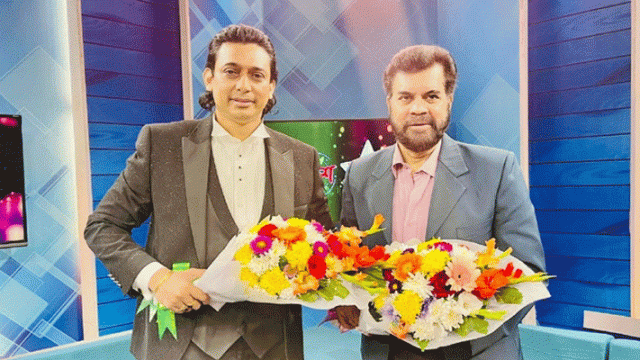 তিক্ততা ভুলে একই মঞ্চে হাসিমুখে কাঞ্চন-জায়েদ