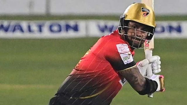 নারাইন ঝড় থেমে কুমিল্লার ব্যাটিংয়ে ধস