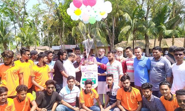 চিতলমারীতে চার দলীয় বঙ্গবন্ধু ফুটবল কাপ টুর্ণামেন্টের উদ্বোধন