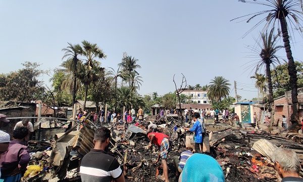 খালিশপুর মুজগুন্নী আরাফাত মসজিদ রোডের অগ্নিকাণ্ড