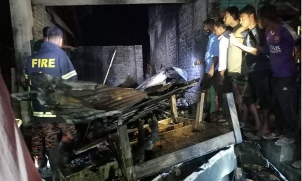 ডুমুরিয়ায় ঔষধ ফার্মেসীতে বিদ্যুতের শর্ট সার্কিটে ১০ লক্ষ টাকার ঔষধ পুড়ে ছাই