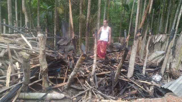 মোরেলগঞ্জে ইউপি সদস্যর বাড়িতে আগুন দিয়েছে দুর্বৃত্তরা