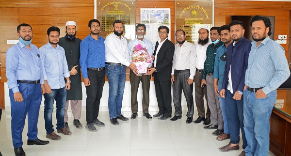 কুয়েট ভাইস-চ্যান্সেলরের সাথে নবনির্বাচিত শিক্ষক সমিতির সৌজন্য সাক্ষাত