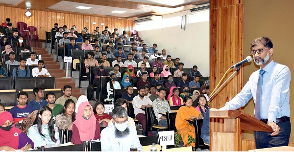 চাকরির প্রস্তুতির পেছনে শিক্ষার্থীরা সময় দিচ্ছে বেশি, শিক্ষার মূল উদ্দেশ্য ব্যাহত হচ্ছে : উপাচার্য