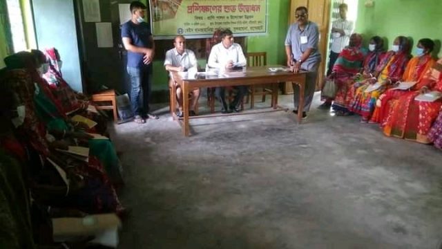 বটিয়াঘাটা উপজেলায় উদ্দোক্তা উন্নয়ন ও প্রানী পালন বিষয়ক প্রশিক্ষণ উদ্বোধন