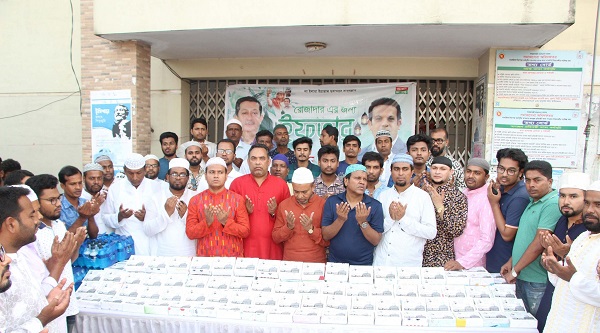 শেখ সোহেলের উদ্যোগে নগরীর ৩০নং ওয়ার্ডে ইফতার বিতরণ