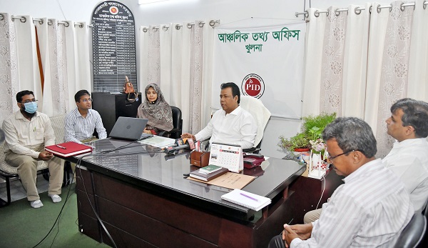 জনগণ ও সরকারের মধ্যে সেতুবন্ধন হিসেবে কাজ করতে হবে :  খুলনায় তথ্য সচিব