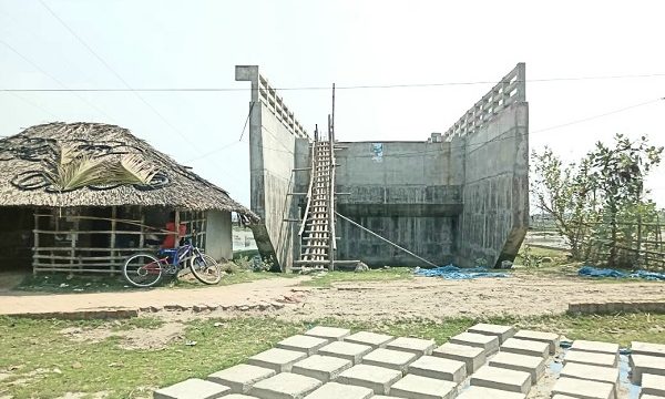 রামপালে ৩ টি ব্রীজের নির্মাণ কাজে ধীরগতি অব্যবস্থাপনার অভিযোগ